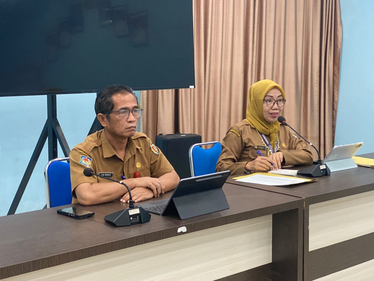 KADIS KOMINFOSTANDI KATINGAN PIMPIN RAKOR DAN EVALUASI, TEKANKAN DISIPLIN DAN PERCEPATAN KINERJA